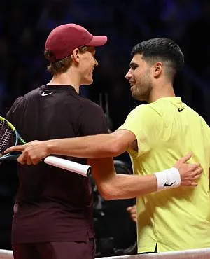 Sinner et Alcaraz, opposés dans la longueur