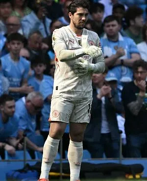 Matz Sels voit un concurrent débarquer à Nottingham Forest