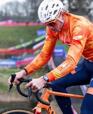 « C’est clair que c’est mon objectif ultime » : Mathieu Van der Poel se confie avant les Mondiaux de cyclo-cross