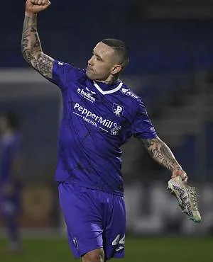 Radja Nainggolan n’a rien perdu de son talent et inscrit un sublime coup franc