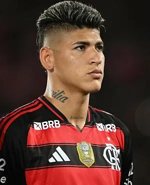 Scène improbable au Brésil : un joueur exclu… en revenant des vestiaires après la mi-temps ! (vidéo)