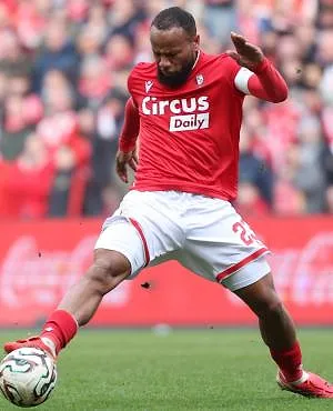 Ilaimaharitra incertain, encore trop tôt pour El Hankouri : Euvrard fait le point sur les blessés au Standard