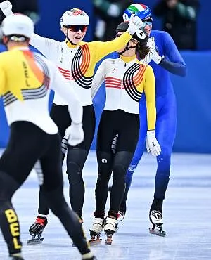 Première médaille pour la Belgique aux JO 2026 : le relais mixte en shorttrack décroche le bronze !