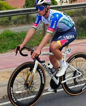 « La douleur reste supportable » : Remco Evenepoel marqué physiquement mais vaillant