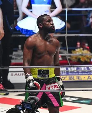 Floyd Mayweather, 48 ans, annonce un retour sur le ring