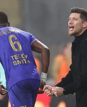 « On a besoin d’y croire » : Pocognoli savoure la remontada et croit à l’exploit contre le PSG