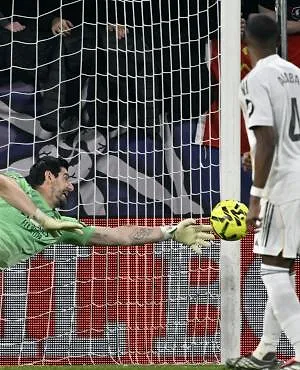 Sale soirée pour Thibaut Courtois, qui concède un penalty alors que le Real Madrid s’incline à Osasuna