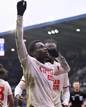 Le Standard en plante trois à Genk et se relance dans la course au top 6