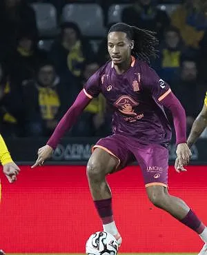 Charleroi s’effondre en fin de match à Westerlo (2-1) et voit les Play-off s’éloigner