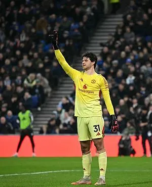 « J’aime ce défi physique » : Senne Lammens prospère avec Manchester United