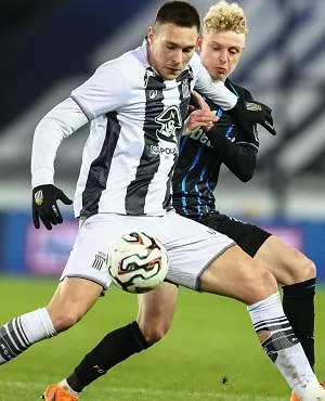 « Je suis optimiste pour les Zèbres » : Marc Delire préface Charleroi – Bruges avec deux fans dans « Top Prono »