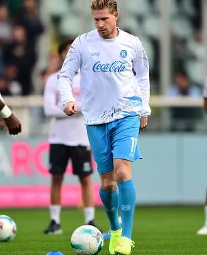 Il est bien de retour! Les premières images de Kevin De Bruyne à l’entraînement collectif avec Naples