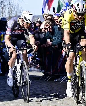 Wout van Aert va affronter Mathieu van der Poel ce mardi au Samyn : « J’en fais un des favoris »