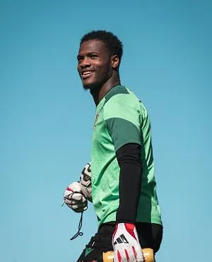 « Retour aux affaires » : Matthieu Epolo a repris l’entraînement au Standard ! (vidéos)