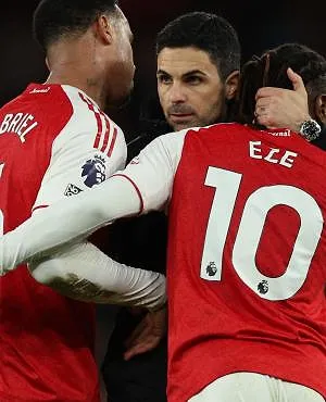 Hürzeler tacle Arteta et Arsenal : « Je ne serai jamais le genre de coach qui essaye de gagner comme ça »