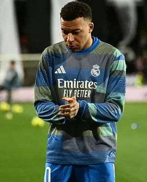 « Il se sent de mieux en mieux » : Alvaro Arbeloa rassure pour Kylian Mbappé !