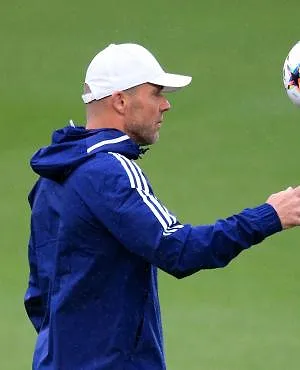 Coup de théâtre : Alfred Schreuder, candidat n°1 pour succéder à Besnik Hasi il y a quelques semaines, ira à la Coupe du monde avec… l’Allemagne !