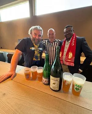 « Je m’excuse auprès des supporters du Standard » : Marc Delire préface les affiches du week-end dans « Top Prono », avec deux fans