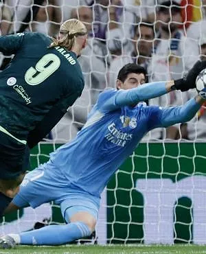 « Il est sans doute le meilleur gardien de l’histoire du Real Madrid » : Arbeloa encense Thibaut Courtois