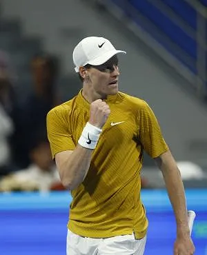 Jannik Sinner s’offre Indian Wells : l’Italien a pris le meilleur sur Daniil Medvedev en finale ! (vidéo)