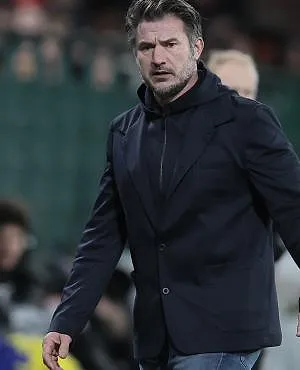 « Honte à vous » : Carl Hoefkens, l’ancien coach du Standard, en grosse difficulté aux Pays-Bas !