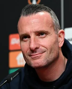 « Parfois, l’attaque est la meilleure défense » : Nicky Hayen ne va pas à Fribourg pour mettre le bus