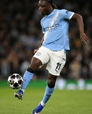 La Coupe de la Ligue face à Arsenal, « un bon remède » à l’élimination en Ligue des champions pour Doku