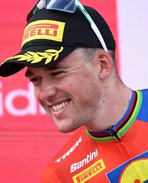 Milan-San Remo : Mads Pedersen, remis plus tôt que prévu de sa fracture au poignet, participera à la course !