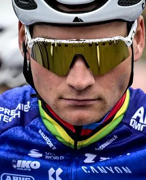 Milan-San Remo : « Il a l’air très fort mais c’était déjà le cas l’an dernier », Mathieu Van der Poel évoque son duel face à Tadej Pogacar