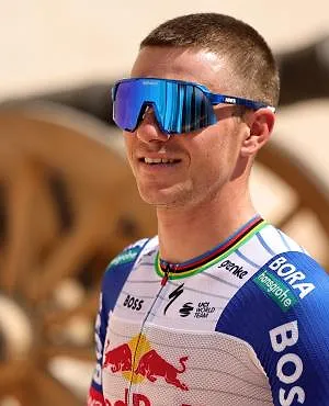 Remco Evenepoel s’attaque au Tour de Catalogne : « Mon objectif est d’être le plus proche de Vingegaard »