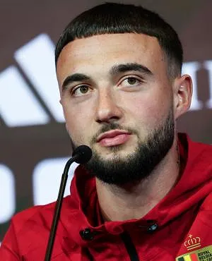 Zeno Debast heureux que De Cat soit sélectionné : « Avoir des gars de Neerpede, c’est une fierté »