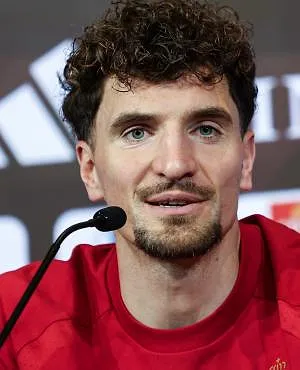 « Pourquoi pas ? » : Thomas Meunier ouvert à un retour en Belgique