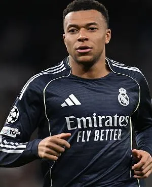 Lunaire : le Real Madrid aurait ausculté le mauvais genou de Kylian Mbappé !