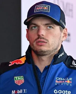 « Je ne parlerai pas tant qu’il est là » : rancunier, Verstappen exclut un journaliste anglais d’une conférence de presse