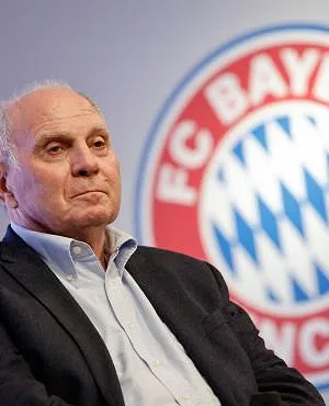 Uli Hoeneß tacle Liverpool et décrète que le Bayern ne leur vendra pas Michael Olise