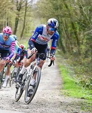 « What the f*ck man » : ça a chauffé entre Jordi Meeus et Christophe Laporte dans le sprint à Wevelgem