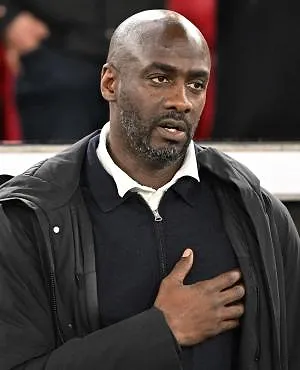 Une nation qualifiée pour la Coupe du monde se sépare de son coach à moins de 3 mois de la compétition !