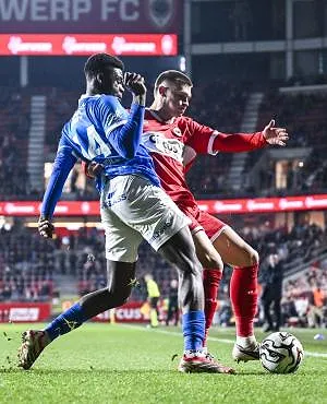 Un doublé de Daan Heymans permet à Genk de parfaitement lancer ses play-offs à l’Antwerp