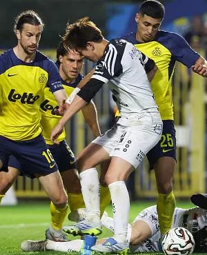 Pas de penalty pour Kevin Mac Allister : « Si tu n’aimes pas les contacts, il faut changer de sport »