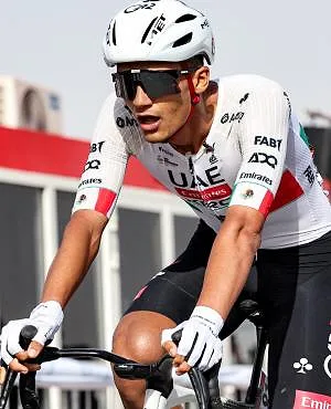 Isaac Del Toro souffre d’une déchirure à la cuisse droite suite à sa chute sur le Tour du Pays basque