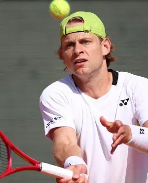 Monte-Carlo : trop maladroit, Zizou Bergs s’incline contre Alexander Zverev en huitièmes