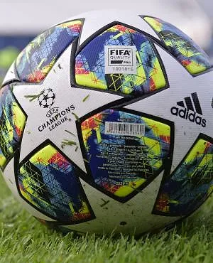 « Une période de négociation exclusive » : le ballon officiel de l’UEFA pourrait changer de marque !