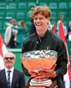 Jannik Sinner ravi de retrouver sa place de numéro 1 mondial : « Ça signifie beaucoup pour moi »