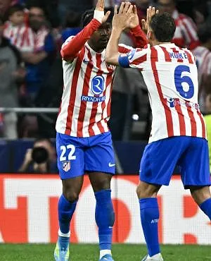 Pas de remontada pour le Barça contre l’Atlético malgré la victoire, le PSG s’impose à Anfield