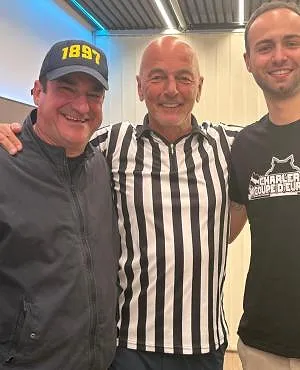 Charleroi – Standard, Union – Bruges… : Marc Delire préface les affiches du week-end dans Top Prono avec deux fans !