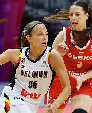 « Je voulais quitter Los Angeles » : Julie Allemand bientôt sous les couleurs de Toronto