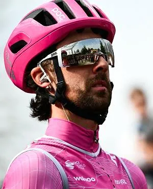 Coup dur pour Ben Healy, il va manquer les classiques suite à une fracture