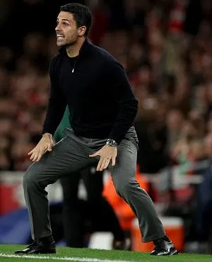 « Cela se voit qu’il n’a jamais gagné de trophées » : une ancienne légende d’Arsenal se lâche sur Arteta !