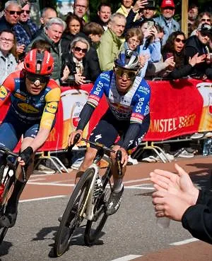 Amstel Gold Race : Remco Evenepoel l’emporte au sprint devant Mattias Skjelmose !