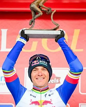 « Il a vraiment passé un cap » : Rik Verbrugghe parle de l’évolution de Remco Evenepoel